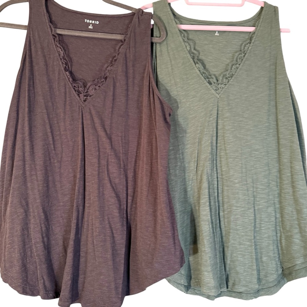 Torrid Lot of 2 Lace Inset Swing Tank Tops- Size 2x Olive and Gray